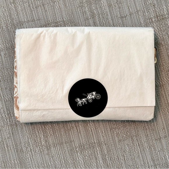 COACH Corner Zip Wristlet With Coach Monongram Print NEW!! - Picture 6 of 6